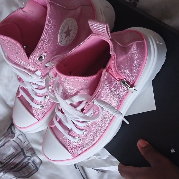 Converses - Picture 4 of 4